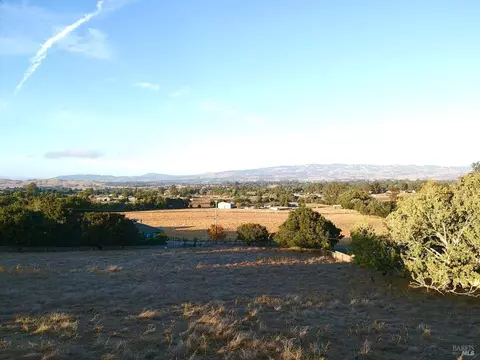 2381 Eastman Ln, Petaluma, CA 94952