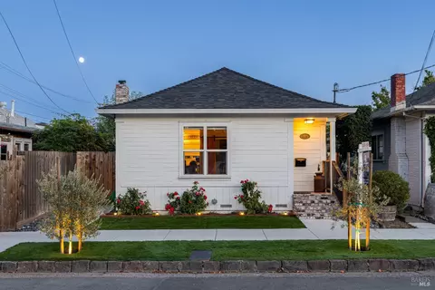 205 E St, Petaluma, CA 94952 photo 2