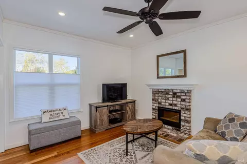 205 E St, Petaluma, CA 94952 photo 5