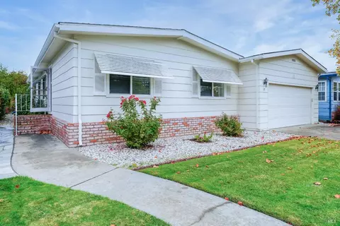 1945 NW Piner Rd #18, Santa Rosa, CA 95402