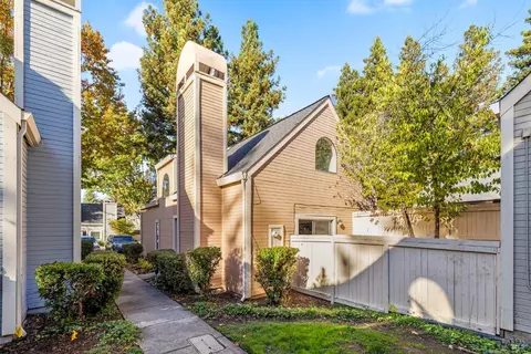 3351 Yulupa Ave, Santa Rosa, CA 95405