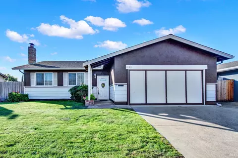 1055 Hawk Ln, Fairfield, CA 94533