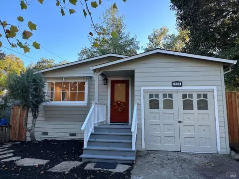 228 W Cotati Ave, Cotati, CA 94931