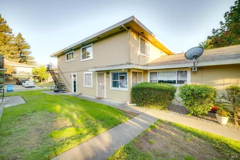 2626 Coffey Ln, Santa Rosa, CA 95403