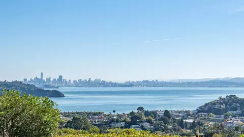 28 Marinero Cir #16, Tiburon, CA 94920