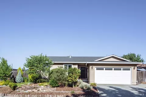 823 Grouse Ln, Petaluma, CA 94954