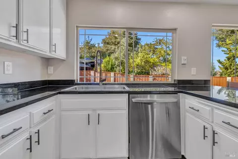 143 Hilltop Dr, Vallejo, CA 94591 photo 7