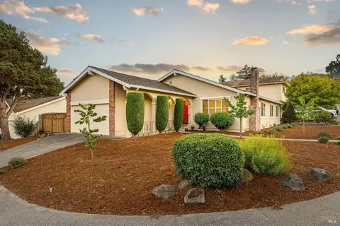 762 Cindy Ln, Petaluma, CA 94952