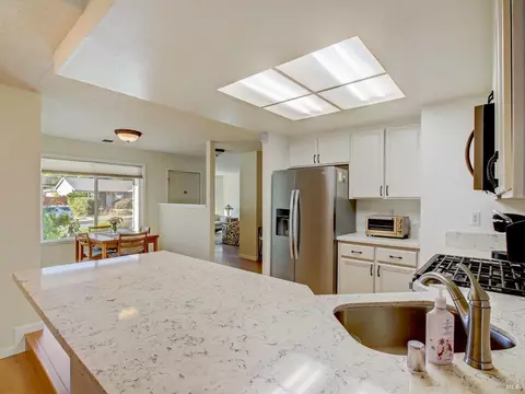 1110 Greenmont Dr, Vallejo, CA 94591 photo 15