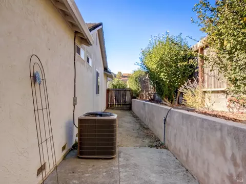 1110 Greenmont Dr, Vallejo, CA 94591 photo 41