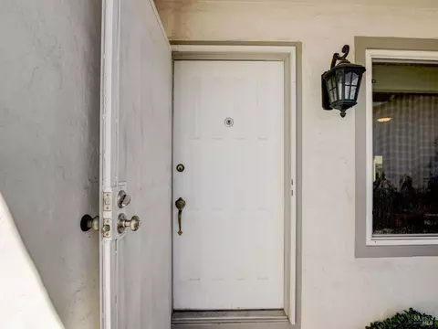 1110 Greenmont Dr, Vallejo, CA 94591 photo 9
