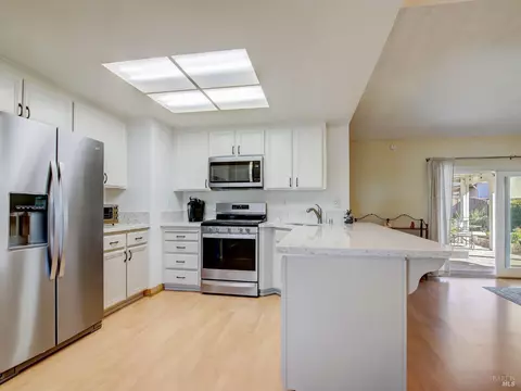 1110 Greenmont Dr, Vallejo, CA 94591 photo 11