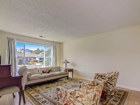 1110 Greenmont Dr, Vallejo, CA 94591 photo 6
