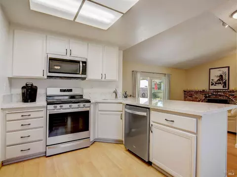 1110 Greenmont Dr, Vallejo, CA 94591 photo 12