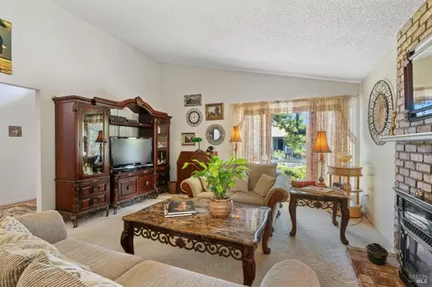 201 Prune Tree Dr, Healdsburg, CA 95448 photo 8