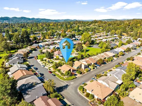 201 Prune Tree Dr, Healdsburg, CA 95448 photo 3