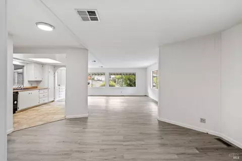 49 Club View Dr, Novato, CA 94949