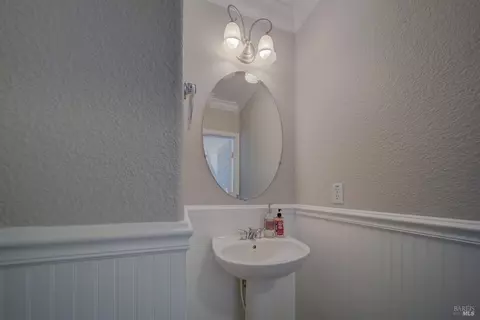 1105 Valley Glen Dr, Dixon, CA 95620 photo 8