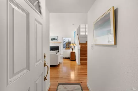 1316 Woodside Ct, Healdsburg, CA 95448