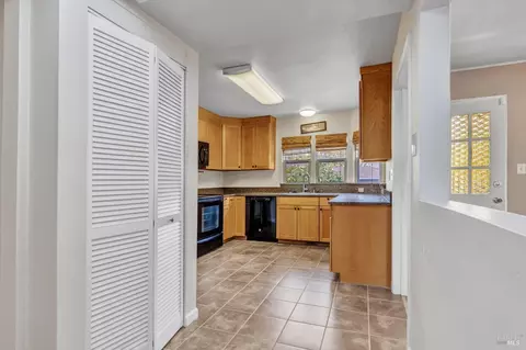 1944 Tennessee St, Vallejo, CA 94590 photo 17