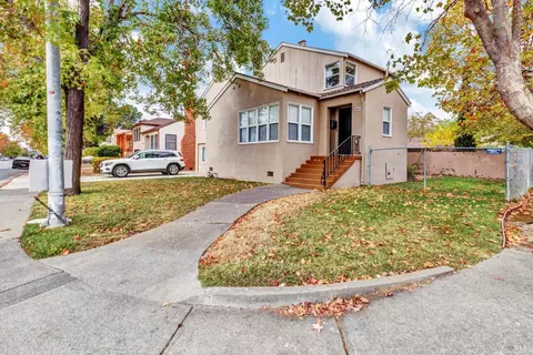 1944 Tennessee St, Vallejo, CA 94590 photo 2