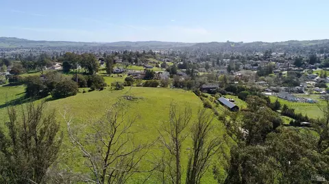 339 Paula Ln, Petaluma, CA 94952