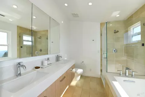 Bath - 540 Edgemont Ln, Angwin, CA 94508 photo 1 of 3