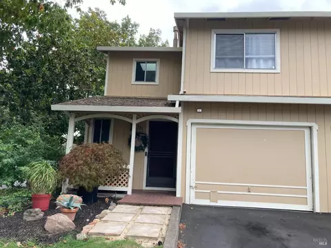 101 Acorn Dr, Petaluma, CA 94952