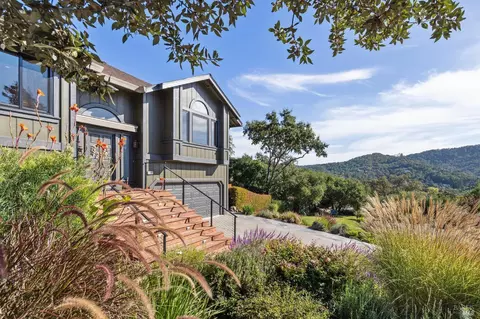 1247 Highland Dr, Novato, CA 94949