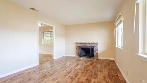 1073 Hawk Ln, Fairfield, CA 94533 photo 8