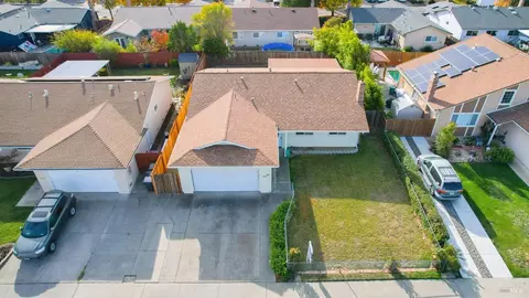 1073 Hawk Ln, Fairfield, CA 94533 photo 4