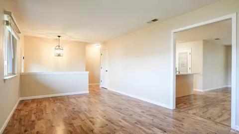 1073 Hawk Ln, Fairfield, CA 94533 photo 9