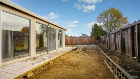 1073 Hawk Ln, Fairfield, CA 94533 photo 34