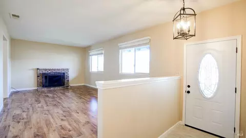 1073 Hawk Ln, Fairfield, CA 94533 photo 6