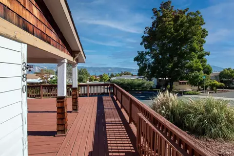 380 Walnut Dr, Lakeport, CA 95453 photo 4