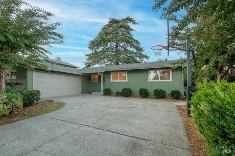 395 El Dorado Dr, Sonoma, CA 95476