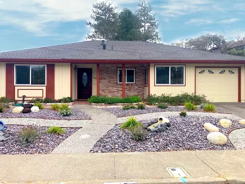 445 Deerfield Cir, Santa Rosa, CA 95409
