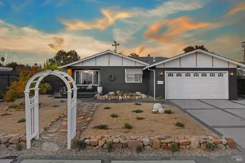 106 Kerns Ct, Napa, CA 94558