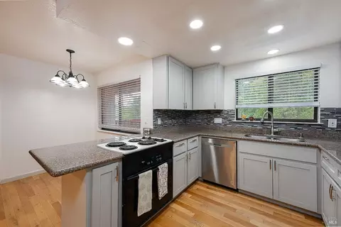 25755 Pullen Pl, Willits, CA 95490 photo 3