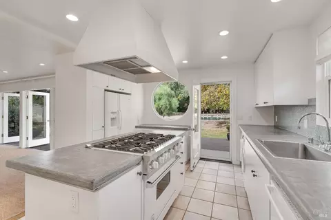 1094 Rose Dr, Napa, CA 94558 photo 8