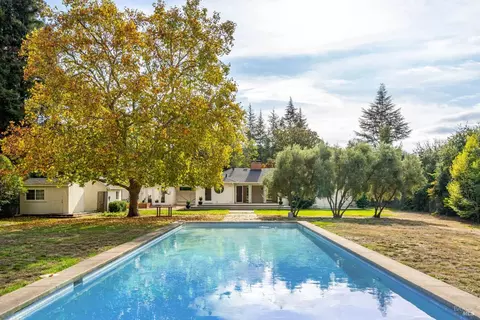 1094 Rose Dr, Napa, CA 94558