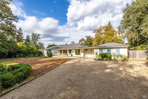 1094 Rose Dr, Napa, CA 94558 photo 3