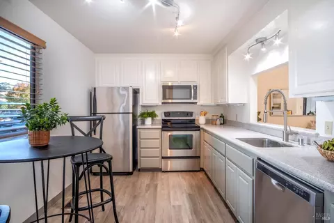 1725 Ignacio Blvd, Novato, CA 94949 photo 5