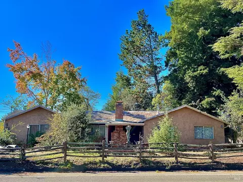 6395 Lone Pine Rd, Sebastopol, CA 95472