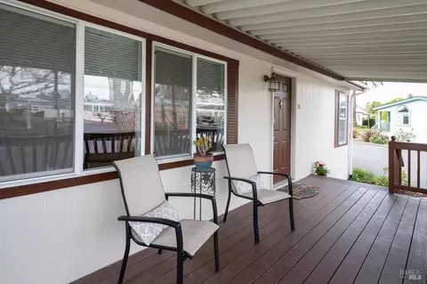 74 Candlewood Dr, Petaluma, CA 94954
