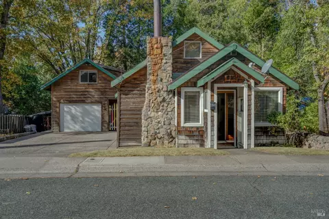 615 Berry St, Mount Shasta, CA 96067