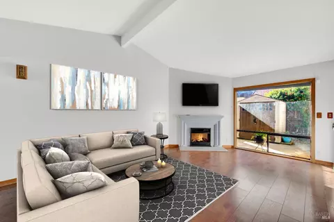 129 Fairoaks Dr, Vacaville, CA 95688