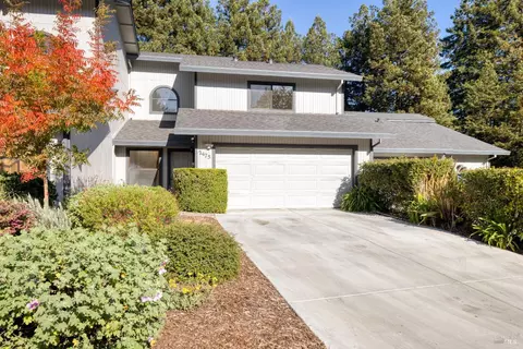 2475 Burnt Oak Dr, Santa Rosa, CA 95401