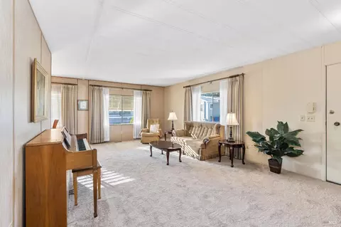 110 Cabana Dr, Napa, CA 94558