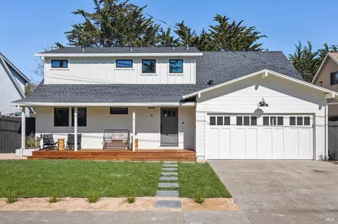 4 Estrada Ln, Corte Madera, CA 94925